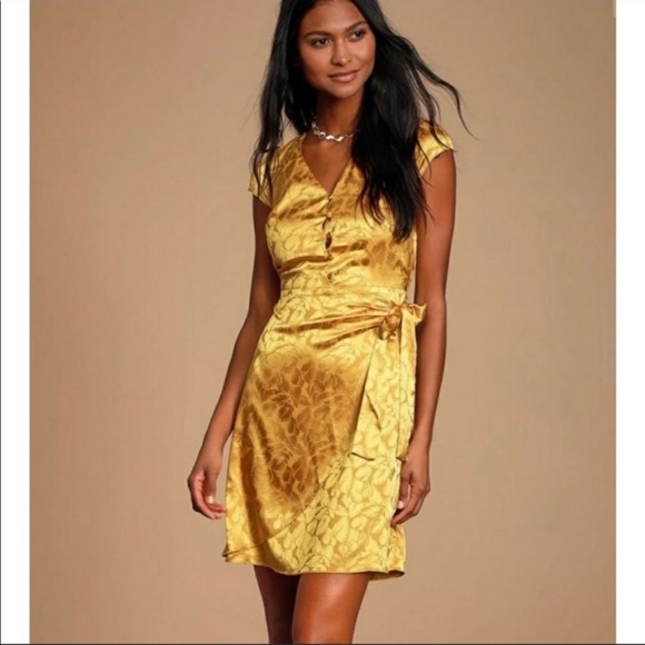 Lulu’s Women’s Gold Leaf Print Mini Dress Size Small Summer Spring Dresses - Picture 11 of 11